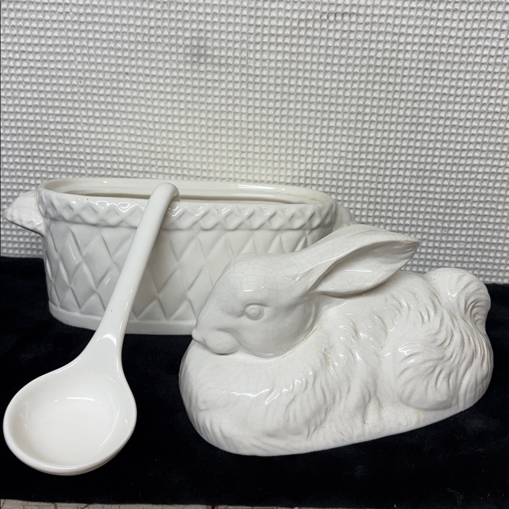 Porcelain soup tureen with ladle - Picture 6 of 12